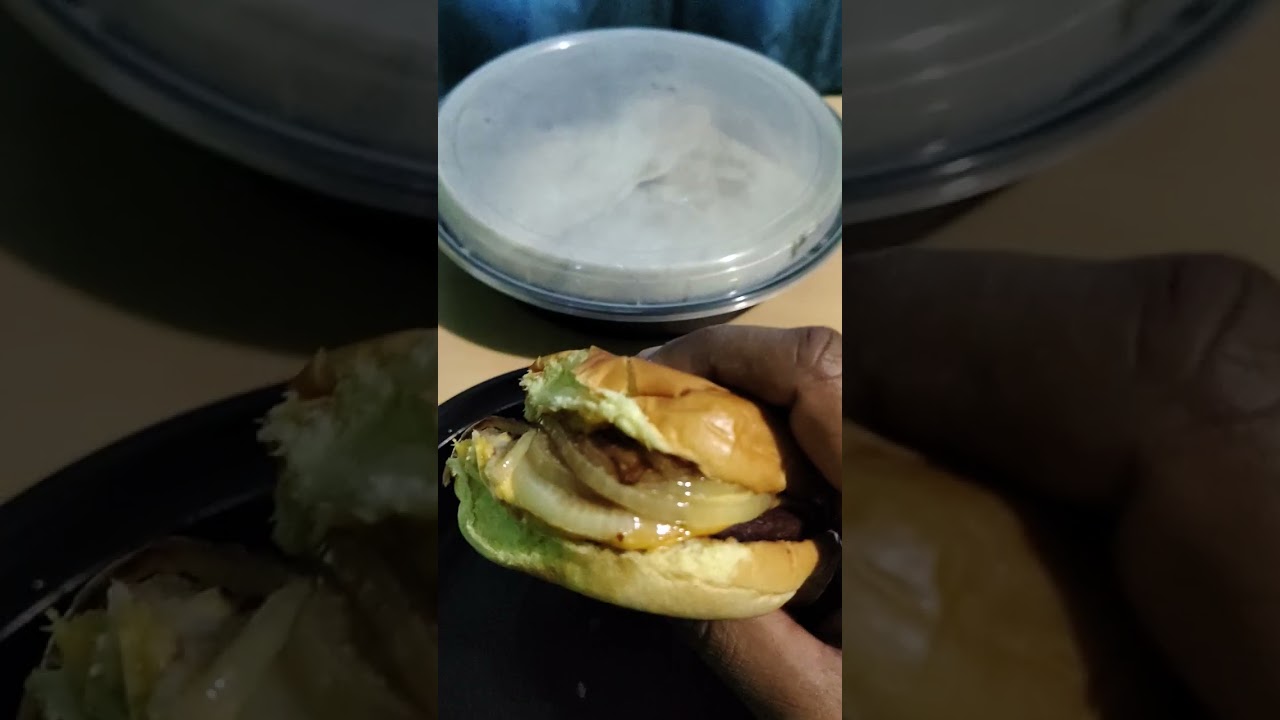 Court Deli Smashburger (Food Review)