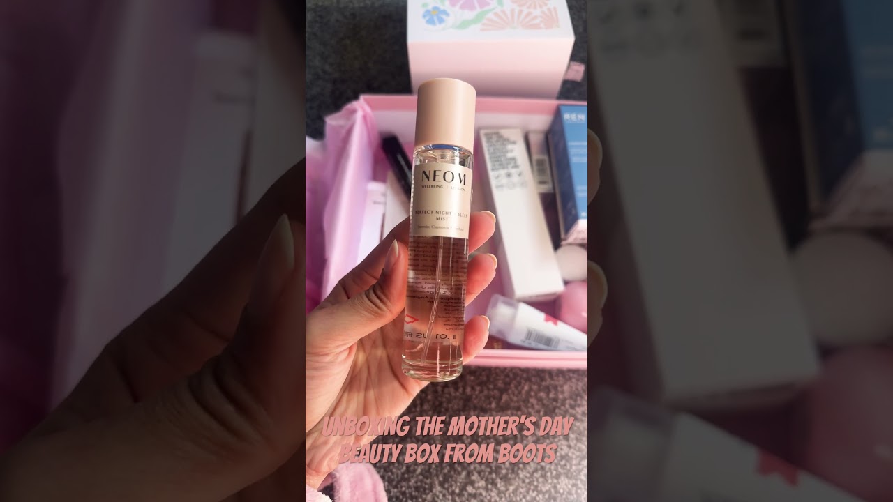 Unboxing the Mother&rsquo;s Day beauty box from @BootsOfficialUK #makeup #skincare #beauty #beautybox