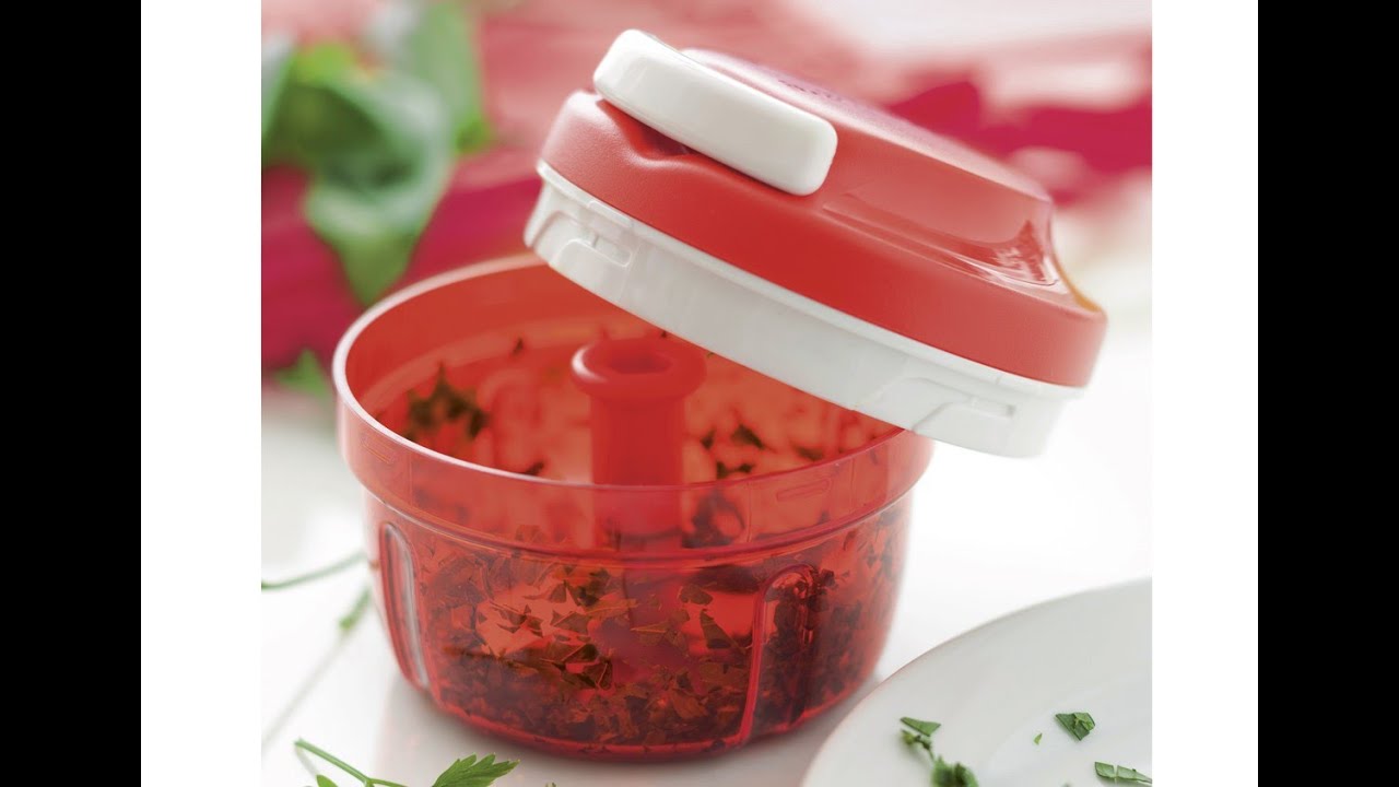 Présentation du Turbo tup Tupperware, le mini hachoir manuel incontournable