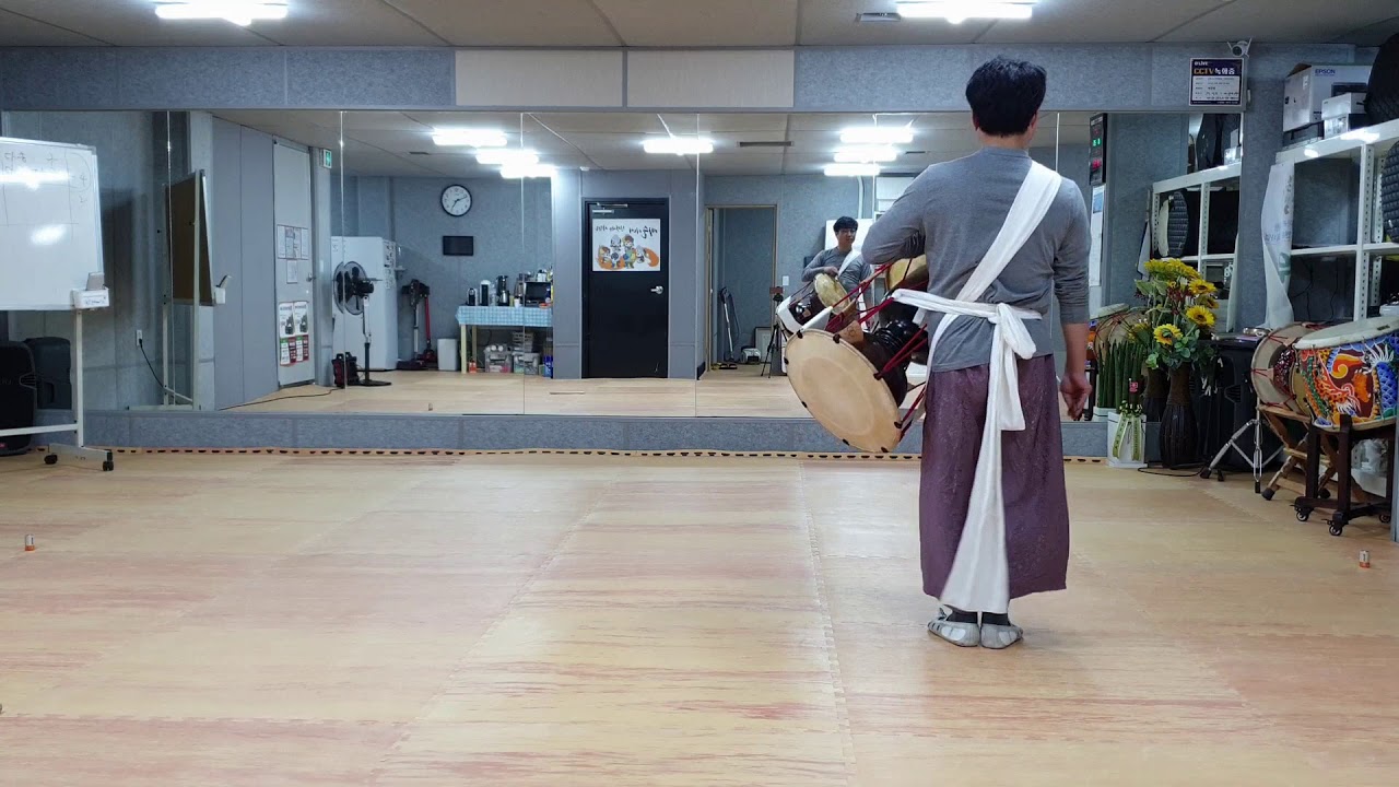 2. 장구선반기본장단휘모리 뒤로움직이면서 치는가락1