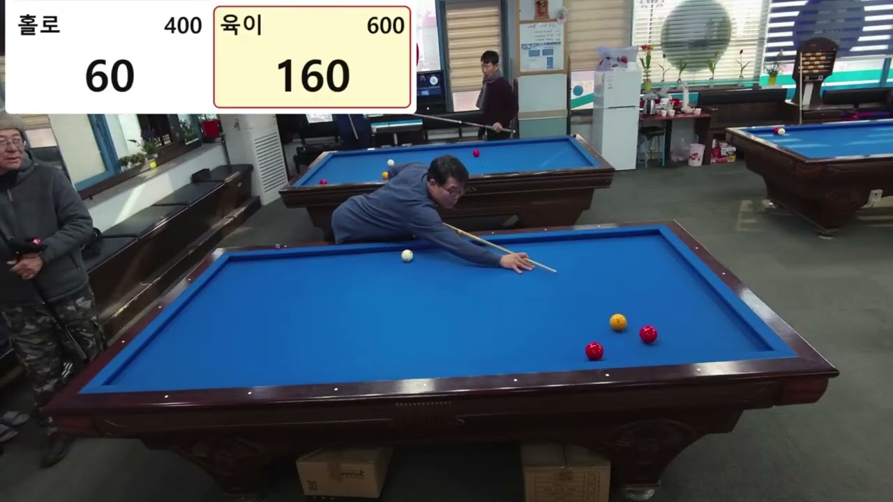 육이(600) vs 홀로(400)