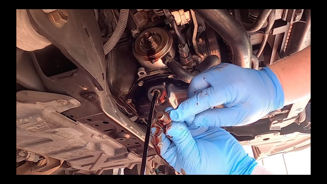 Простая замена масла в Infiniti G35 2004 года выпуска