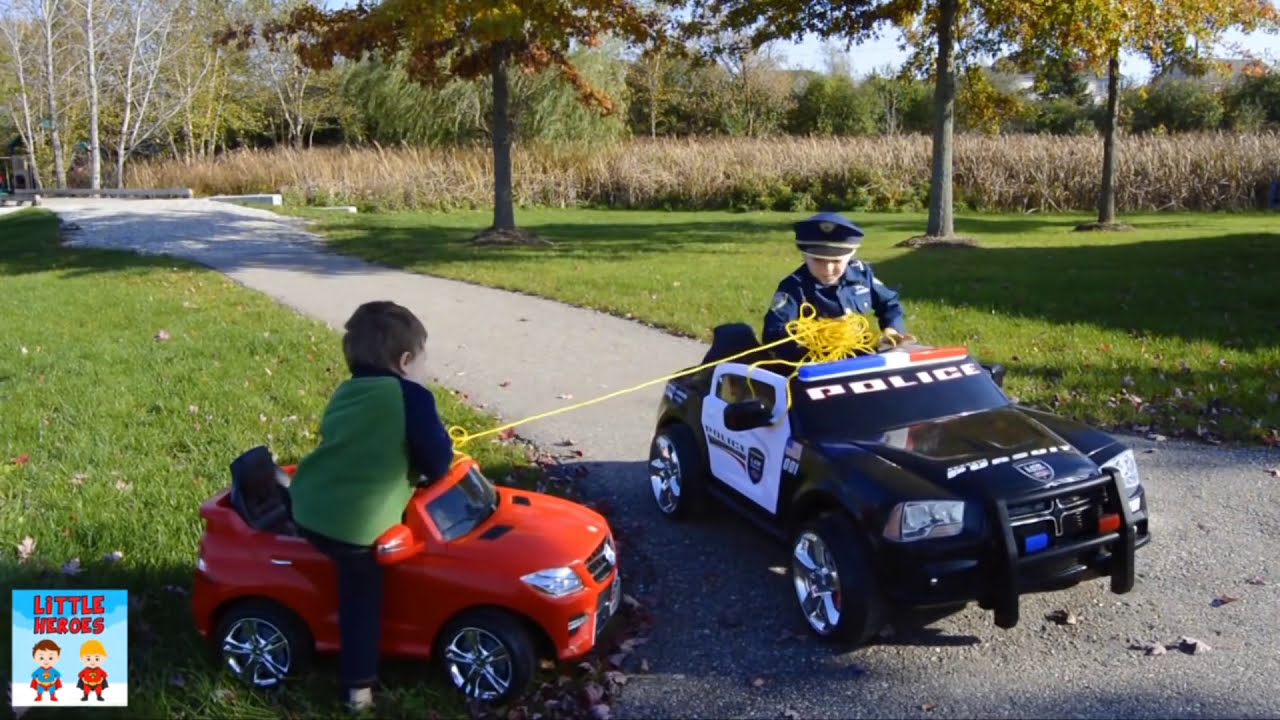 Little Heroes Looks for Pretend Play Police Laptop