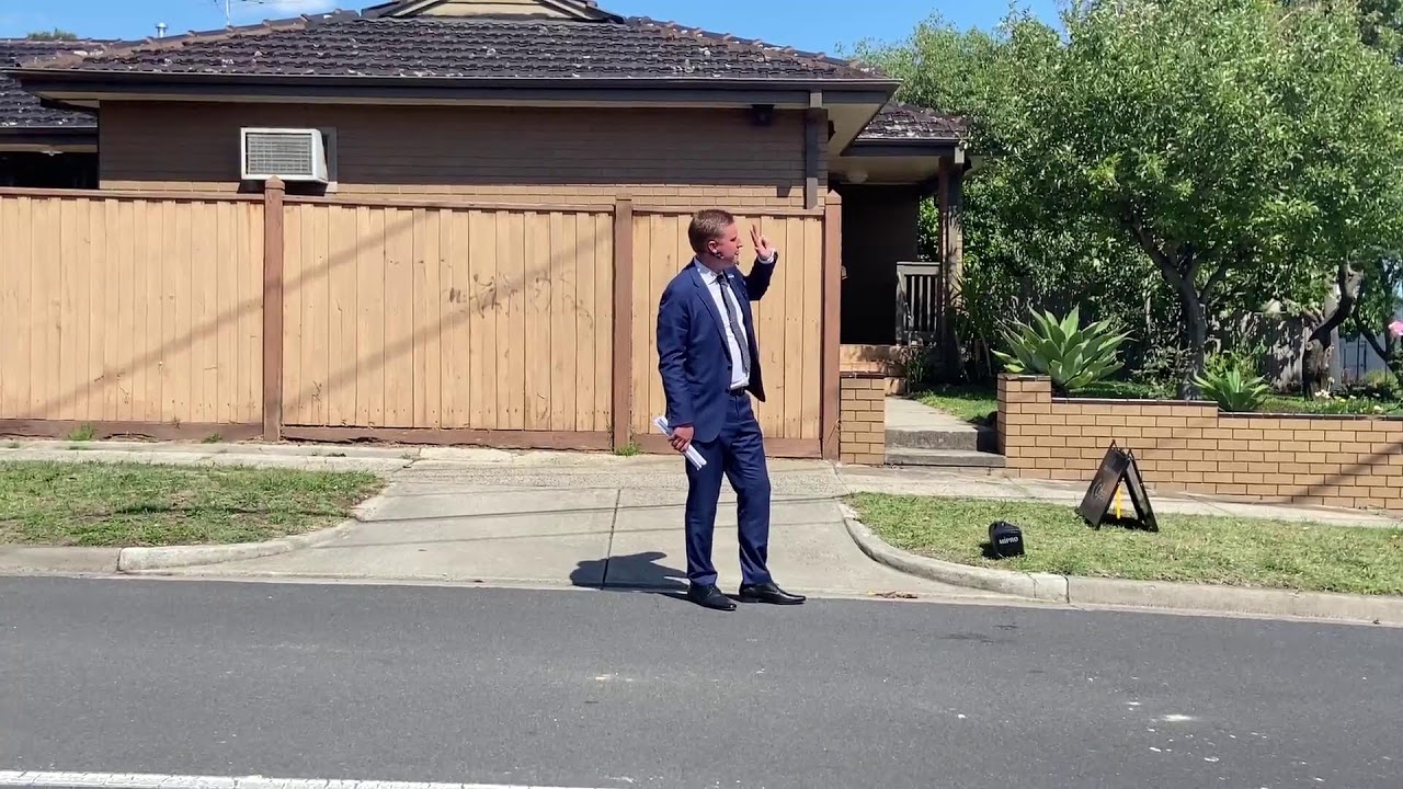 Live Auction @ 250 Huntingdale Road, Huntingdale