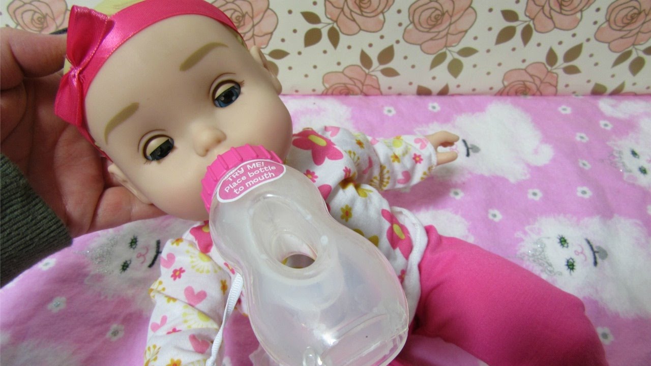 Honestly Cute Feed My Baby Unboxing from Target! Eyes open close +Feeding Motion+Magic Milk Bottle!