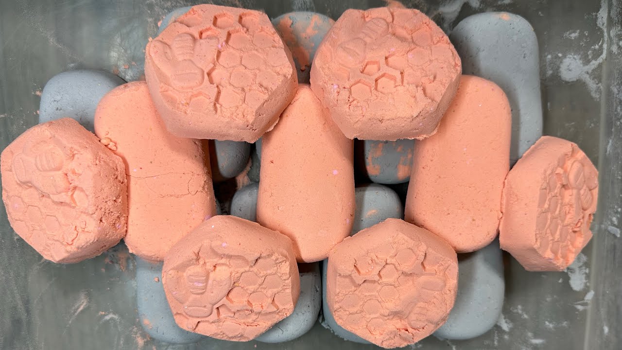 Baking soda contrast colors 😍 #crunchyasmr #siftingasmr #powderplay #sensory #satisfying