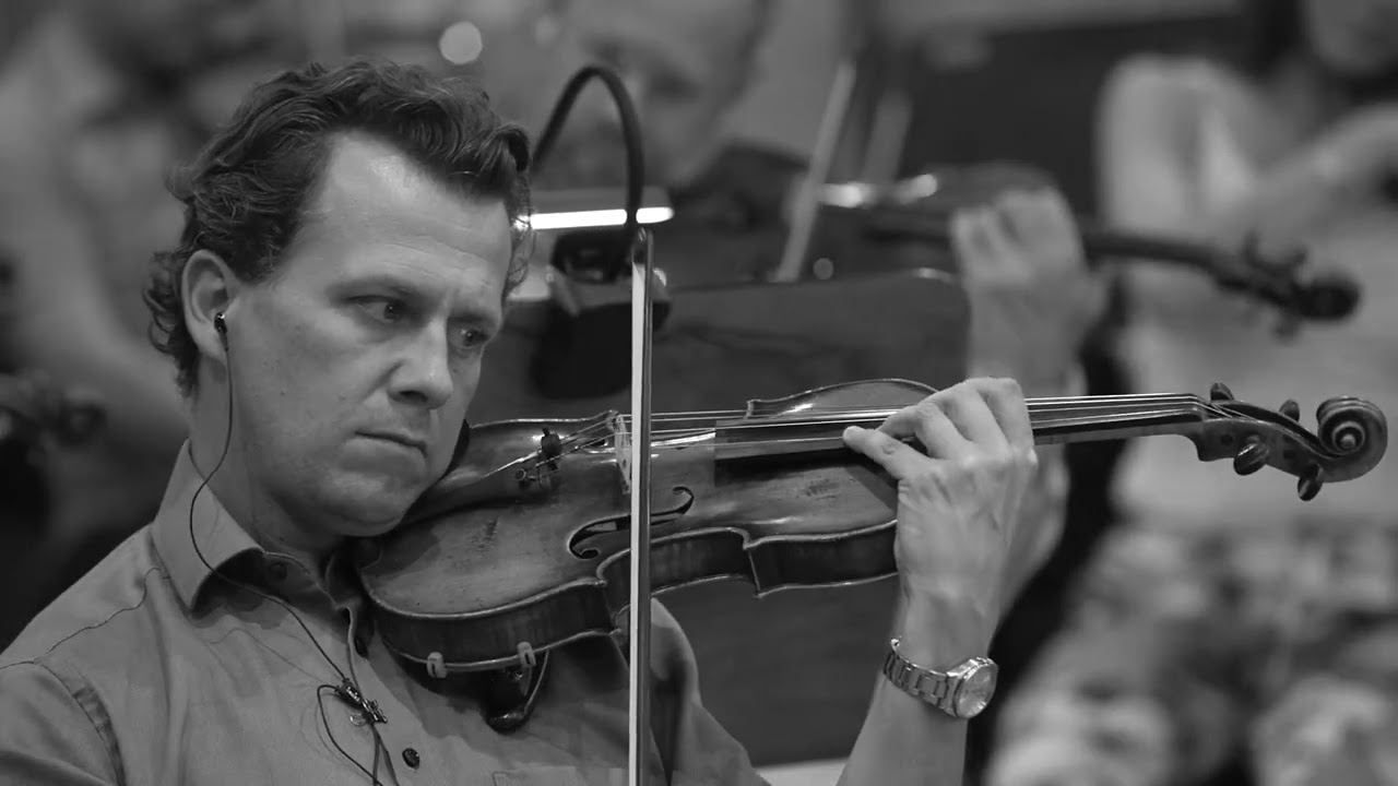 Scarlet Sails - Thomas J. Curran (feat. The Budapest Scoring Orchestra)