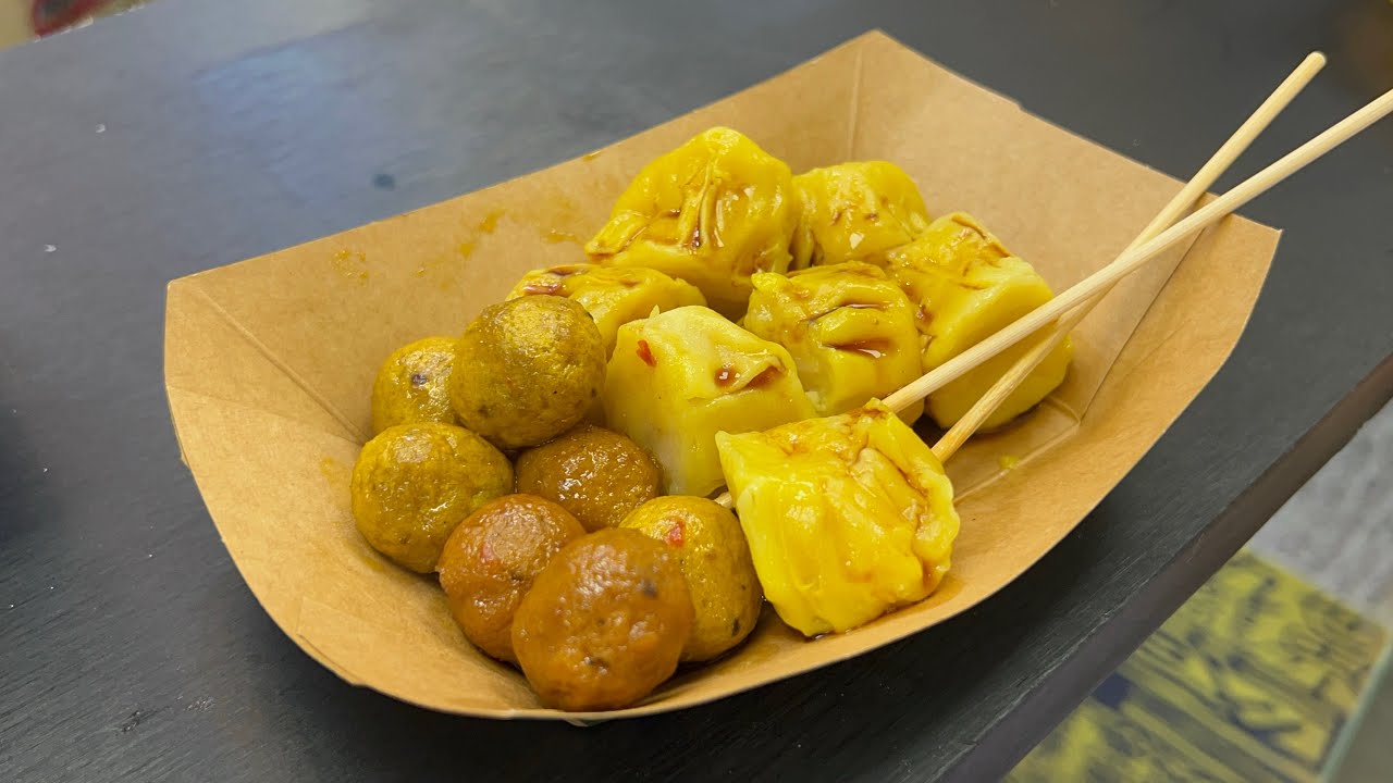 8/2025@香港之旅-葵涌廣場掃街。蜆湯粉絲，蝦湯粉絲，陳皮魚蛋，雞蛋仔，鮮打檸茶
