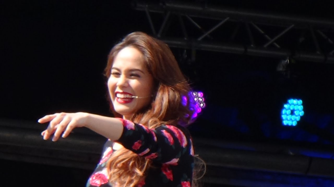Jessy Mendiola at the 'Barrio Fiesta Sa London 2014' (Original Footage)