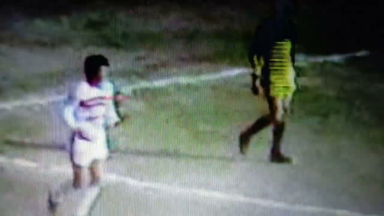 المعلق الرياضي خالدعبدالشفيع وجانب من ماتش الاوليمبي والزمالك في الدورى العام موسم ٨٢ زمان