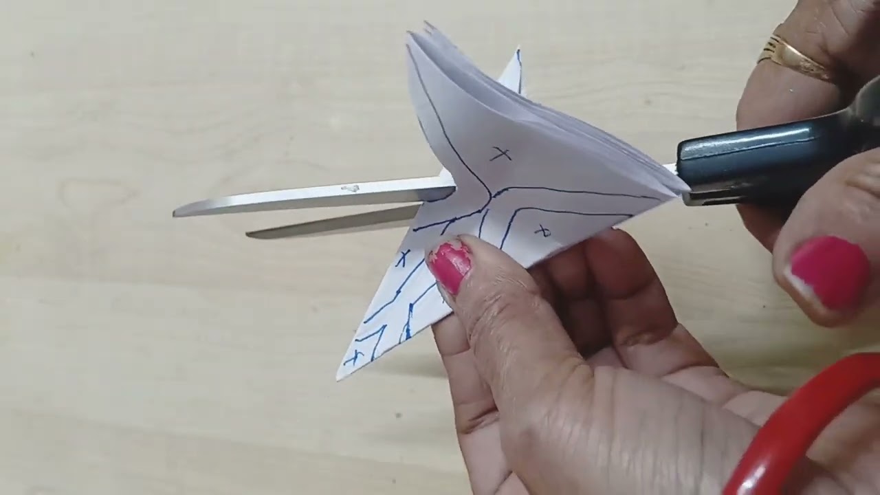 Diy easy and beautiful paper snowflake 