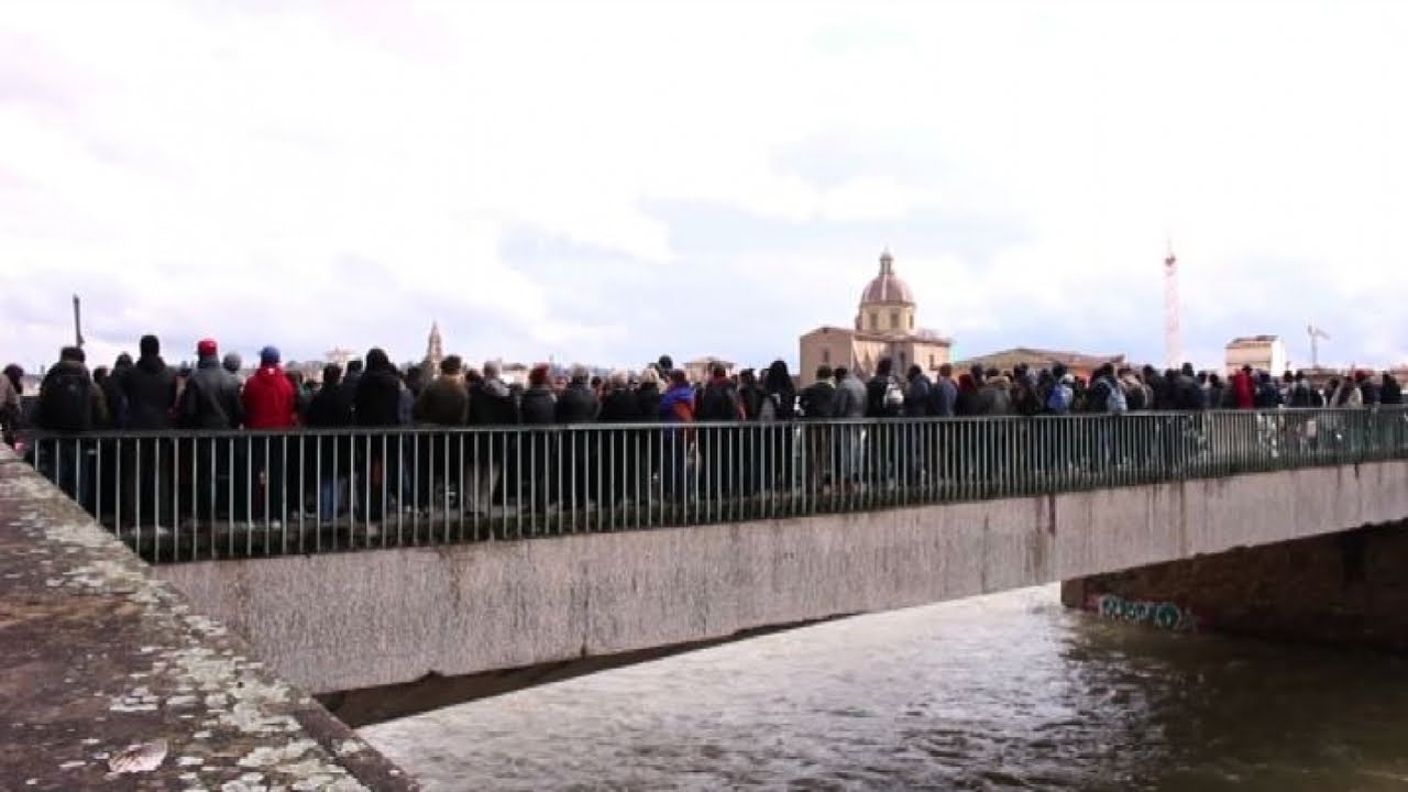 Senegalese ucciso a Firenze, immigrati contro teoria del folle