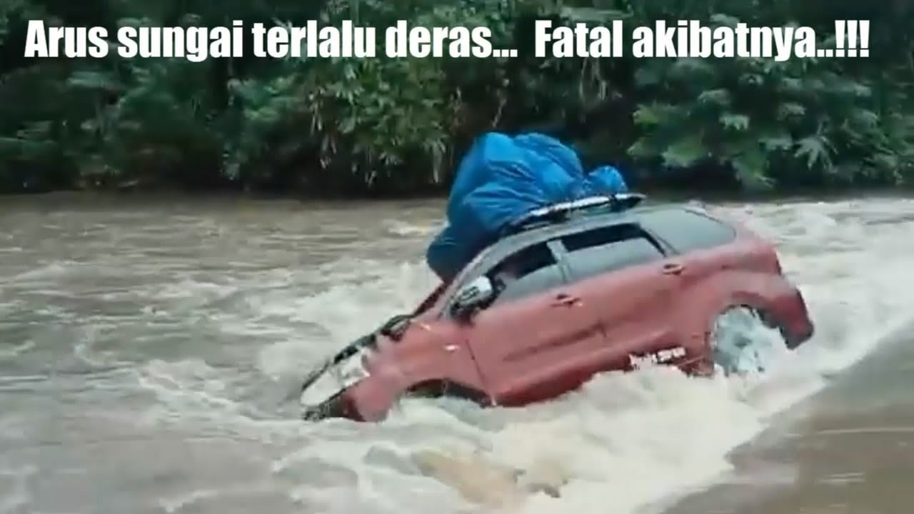 Toyota Avanza Gagal Menyeberangi Sungai - Begini Perjalanan Mobil Travel Di Indonesia