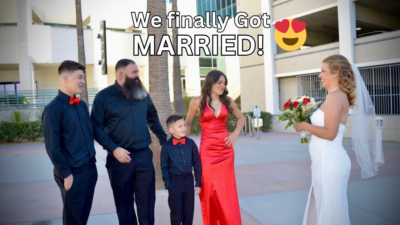 🎉 Мы наконец-то связали себя узами брака после 20 лет любви! 💍💖