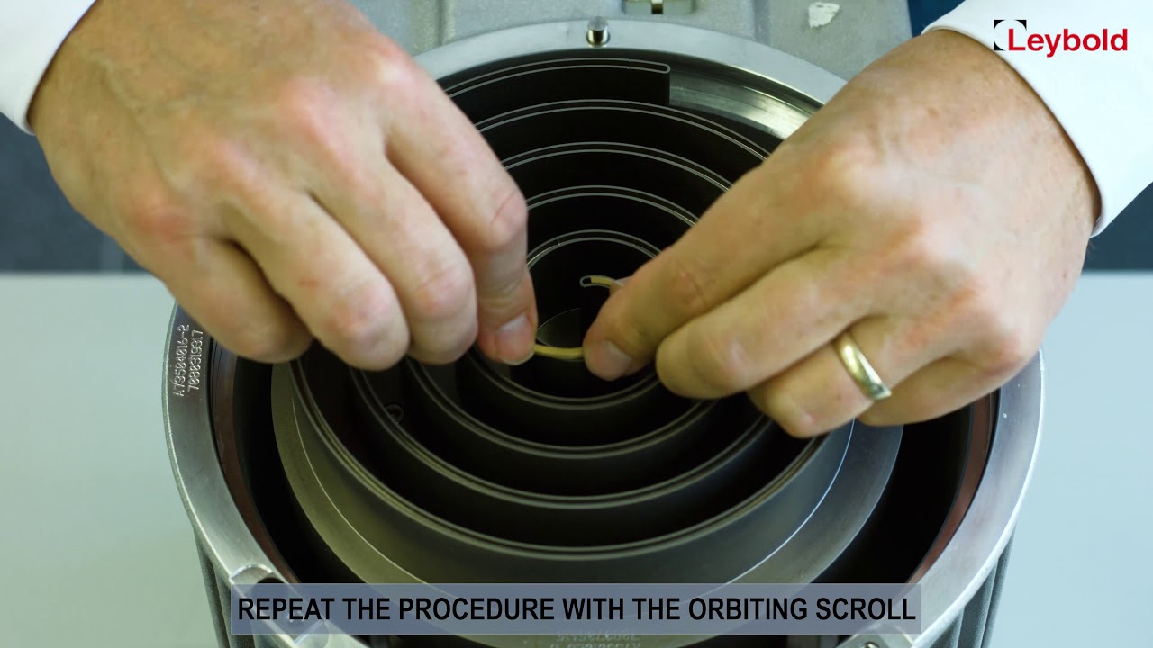Easy tip seal change of the Leybold SCROLLVAC plus vacuum pump