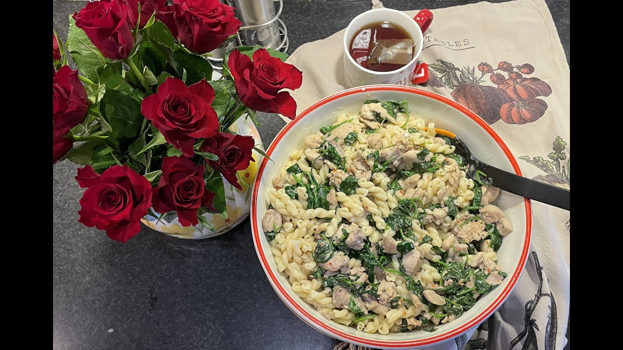 Kycklingpasta med krämig sås och grönsaker / På Mitt Sätt
