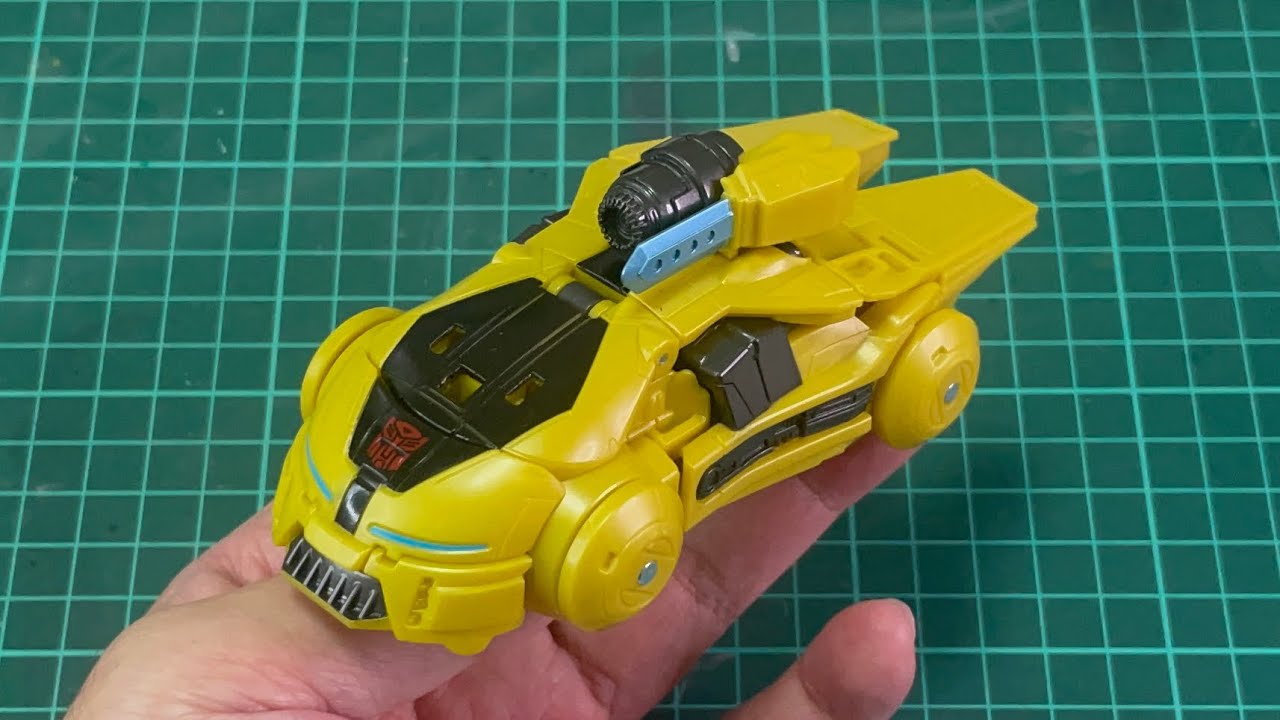 Transformers One Deluxe Class Bumblebee/B-127 (Cybertronian Car mode to Robot mode)