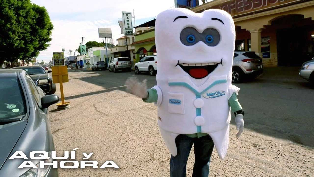 Estadounidenses viajan a rehacer su sonrisa en un pequeño pueblo mexicano con más de 500 dentistas
