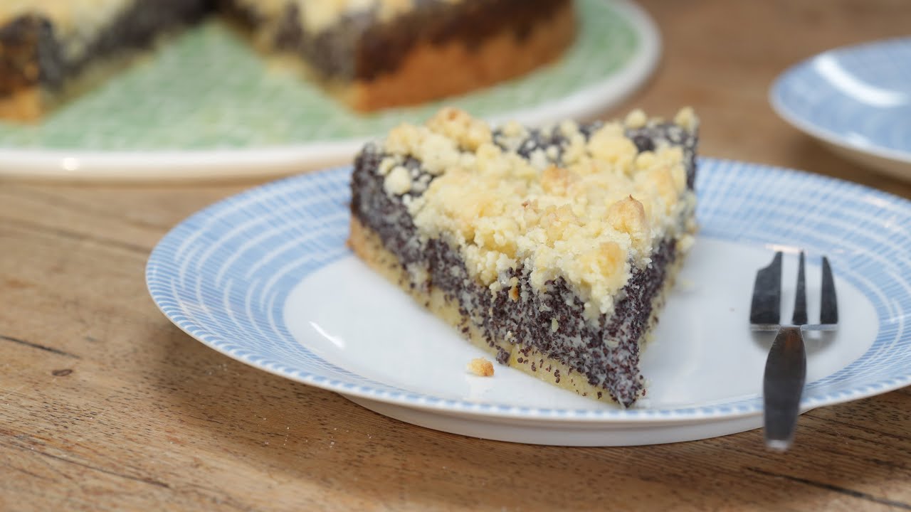 Schneller Mohnkuchen mit Streuseln und leckerer Pudding-Füllung