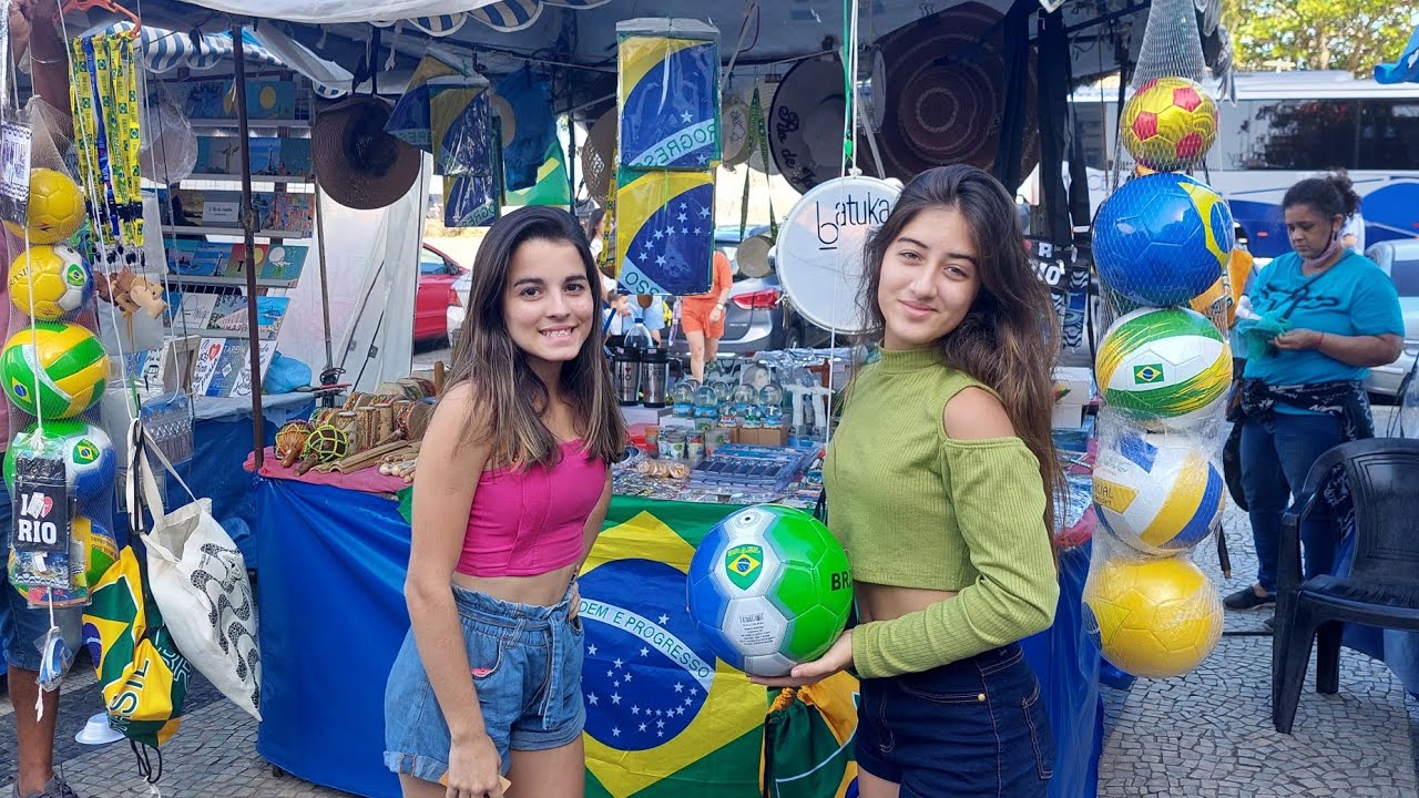 Fomos conhecer a Feira para Turistas de Copacabana !