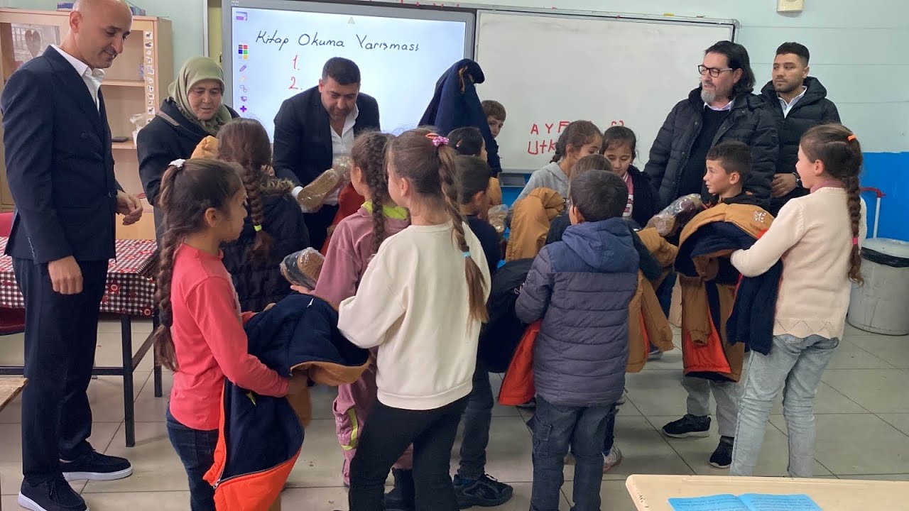 İyilik gönüllüleri Savur’un Üçkavak Köyü okuluna sevgilerini taşıdılar