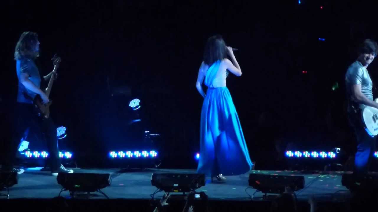Selena Gomez - Middle Of Nowhere - #Winnipeg MTS Center - We Own the Night Tour Live 2011