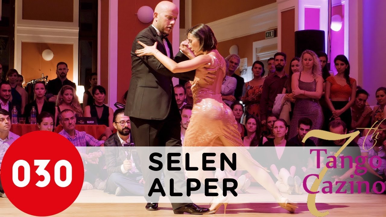 Selen Sürek and Alper Ergökmen – Pocas palabras