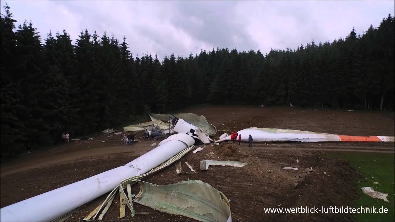 Allgäuer Überlandwerk sprengt zwei Windkraftanlagen im Allgäu.