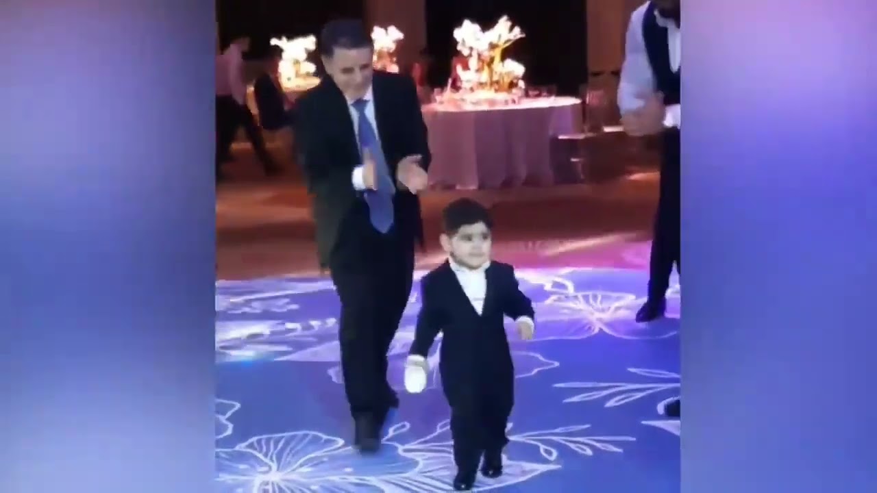 Ke&ccedil;miş baş nazir Novruz Məmmədov nəvəsinin ki&ccedil;ik toyunda belə rəqs etdi
