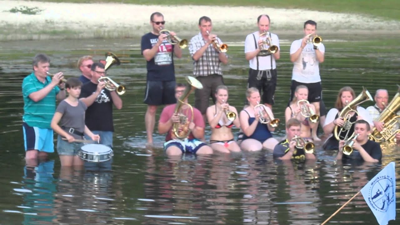 Musikzug der FFW Betzhorn - Cold Water Challenge 2014 HD