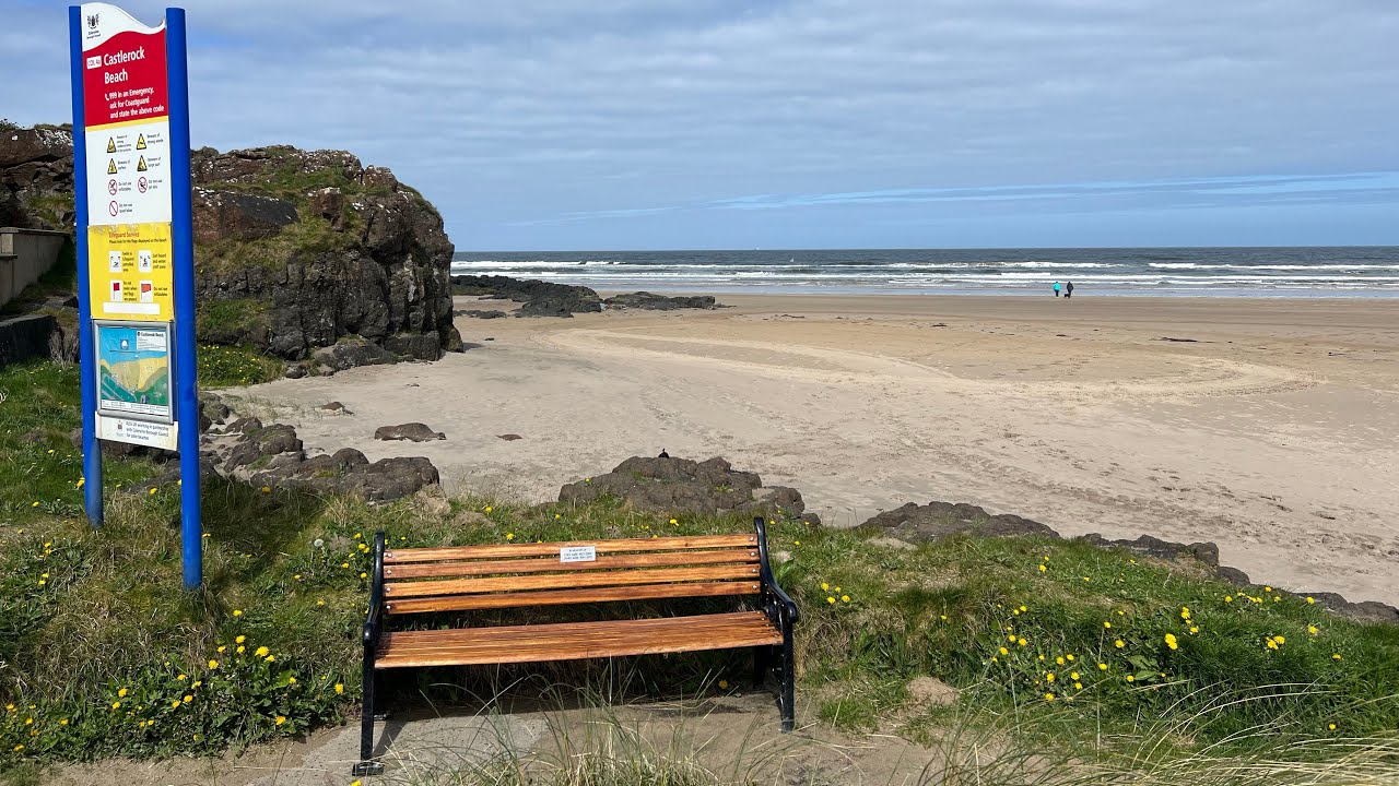 Nag Walking Sa Castlerock Beach Northern Ireland