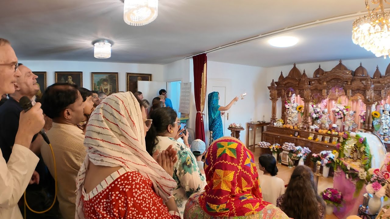 Sri Krishna Janmastami Gaura-ārati mit Vaidyanath Prabhu im BYZ Harburg am 16.8.25