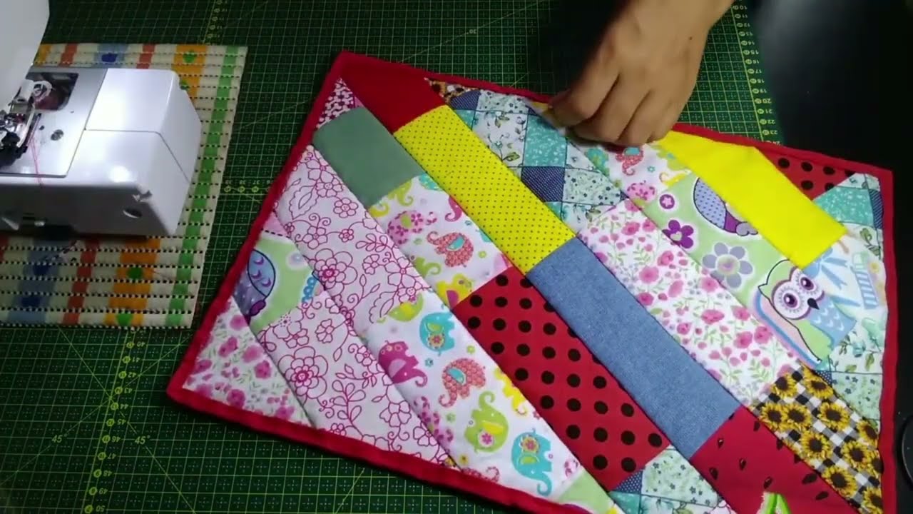 HOW TO MAKE A PLACEMAT #sewing #sewingtutorial #stitchtricks #sewingtips #diynstitch 