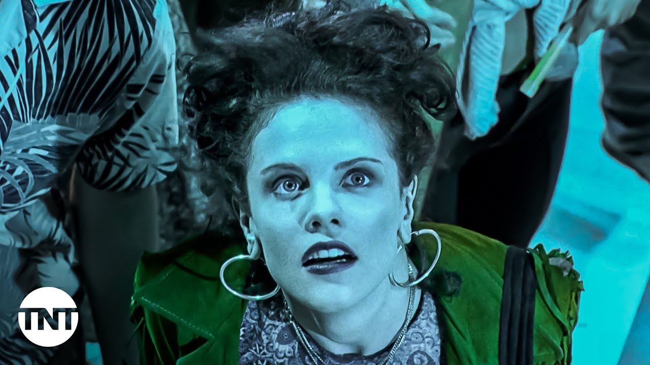 Time’s Up: The Aliens Launch Their Attack [CLIP] | Independence Day (1996) | TNT