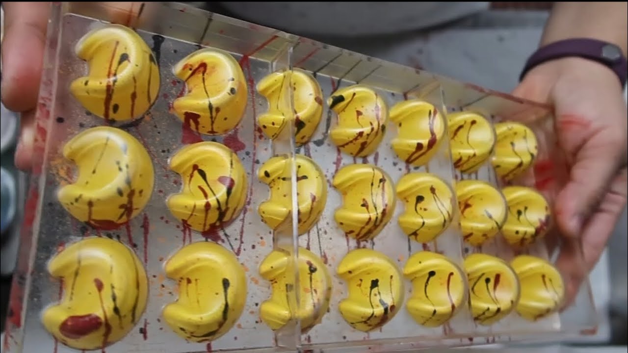 Making Chocolate Bonbon - Polycarbonates Molds