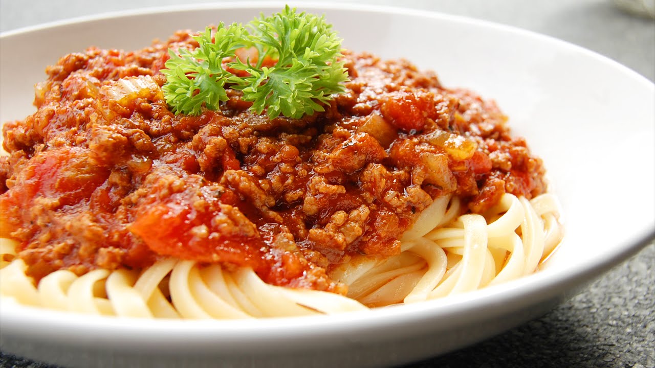 COOKING WITH ROBUST - Spaghetti Bolognese
