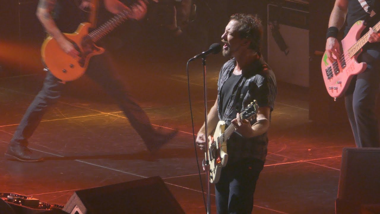 Pearl Jam: Sad [4K] 2016-04-18 - Hampton, VA