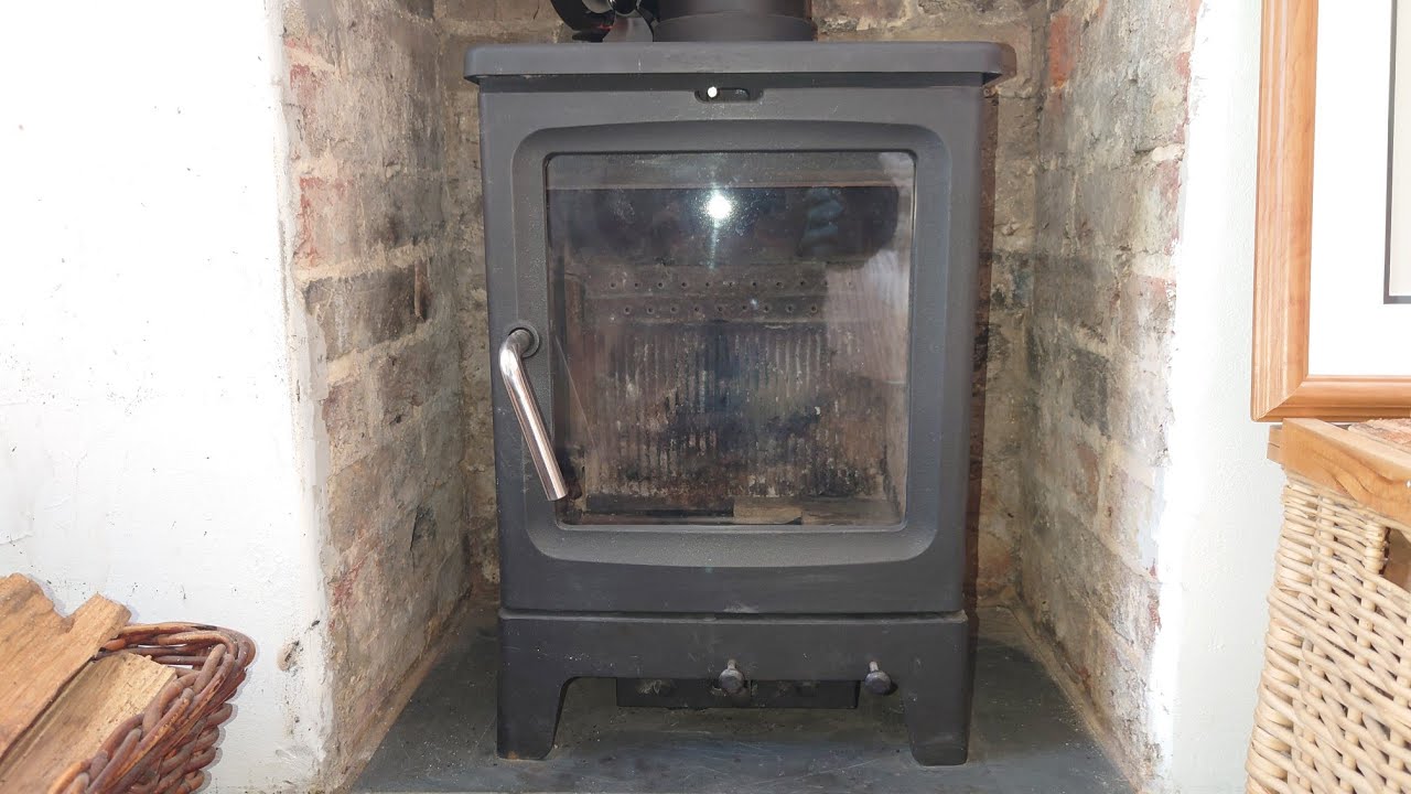 REVIEW OF A SALTFIRE PEANUT 3 WOOD BURNERING MULTI-FUEL STOVE.#woodburningstove #home #review