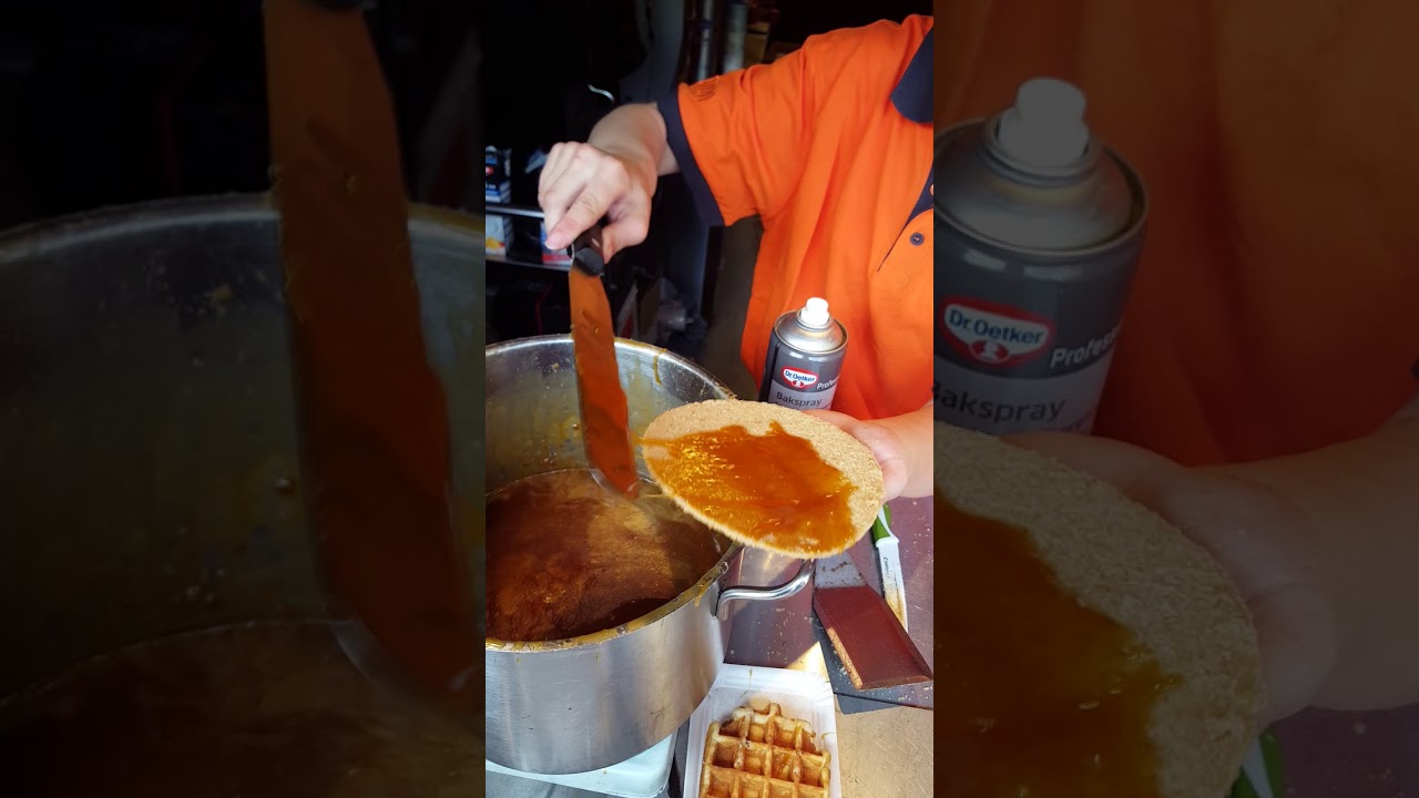 The making of a Dutch waffle (Stroopwafel)