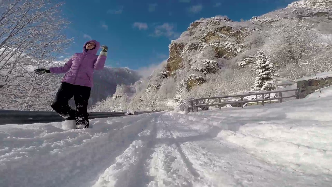 Giretto con motoslitta in neve fresca (Localit&agrave; Pra in Perloz VdA)
