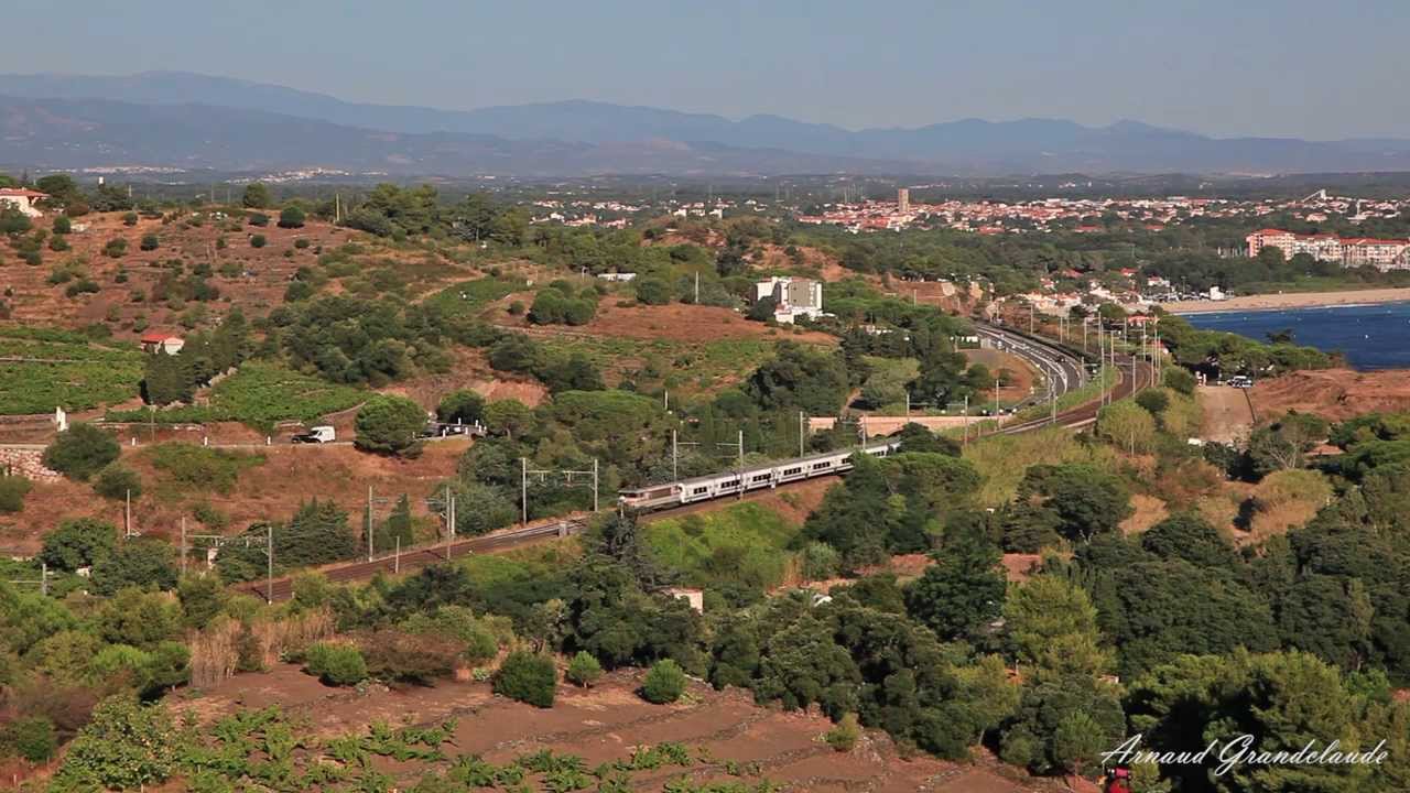 Talgo Mare Nostrum sur la Côte Vermeille en août 2013