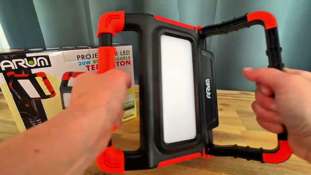 Projecteur LED 20 W rechargeable Templeton &ndash; &Eacute;clairage nomade pour vos chantiers