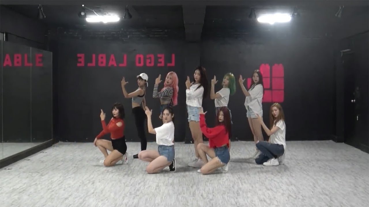 MOMOLAND (모모랜드) - BAAM Dance Practice (Mirrored)
