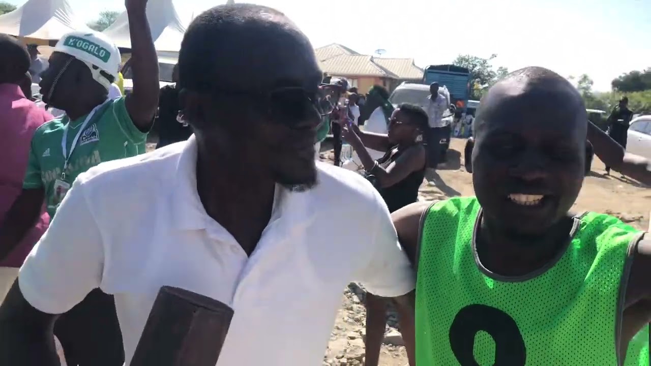Prince Indah performing and dances  with Gor Mahia fans at Collo Kwala funeral