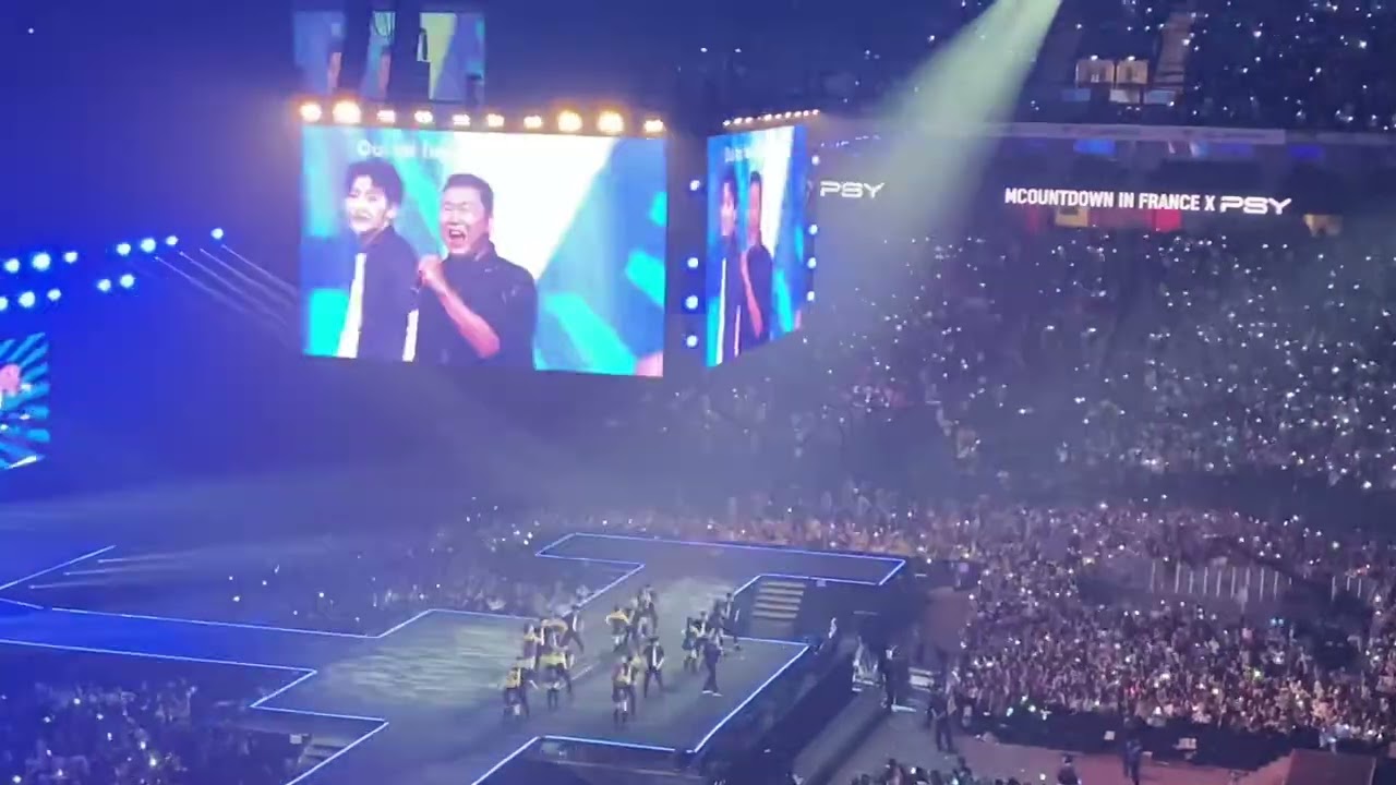 Gangnam style - Psy fancam Mcountdown in France 151023