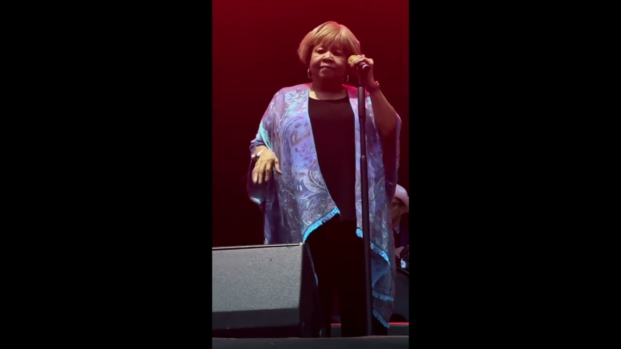 MAVIS STAPLES 