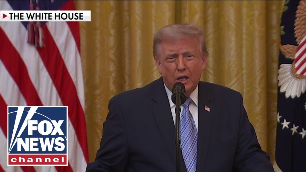 Трамп публикует массив документов, которые, по его словам, указывают на уязвимости в избирательно...