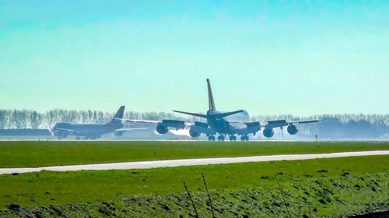 LIVE: Arrivals at Amsterdam Schiphol Airport | Mar 5, 2026