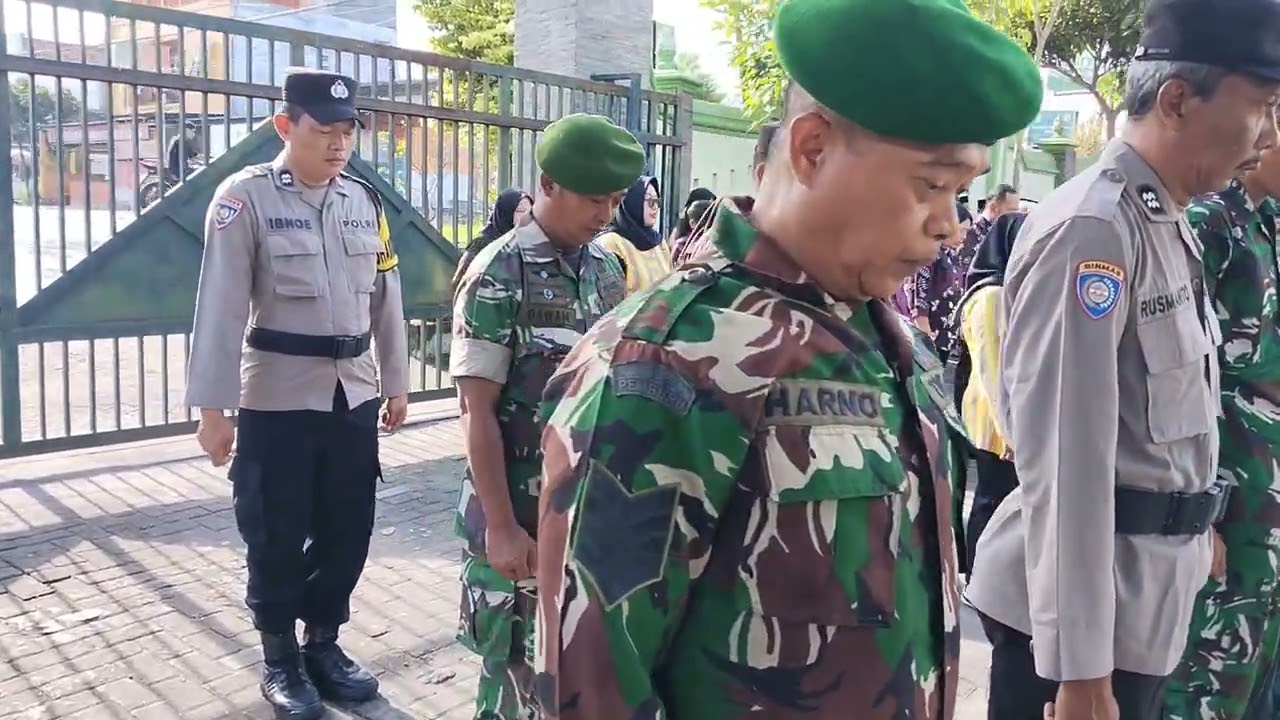 Kapt.Inf.Wahyani Inspektur Upacara Hari Bela Negara Ke 77 dan Hari Ibu Ke 97 Kapanewon Gamping 2025