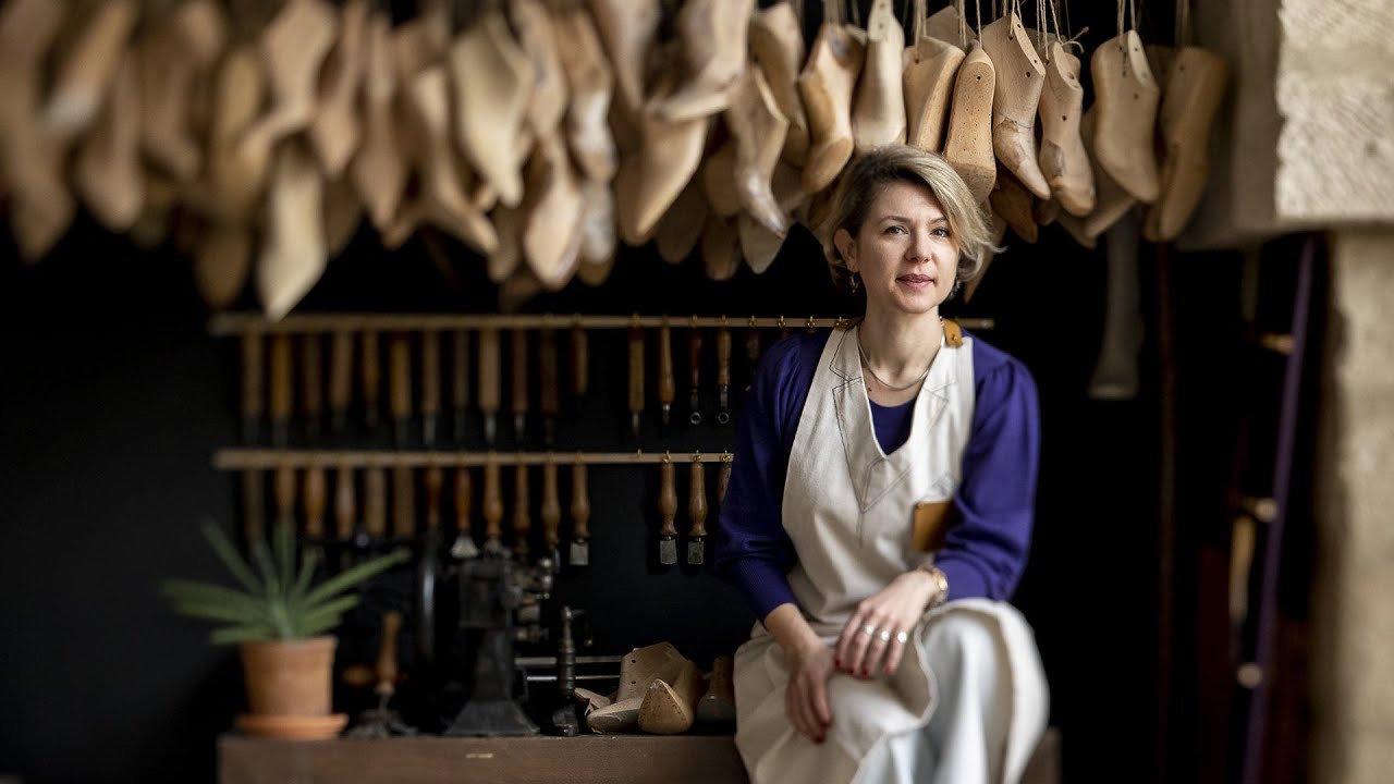 Secrets d'atelier : à la rencontre de Laura Puntillo, première femme bottière de France